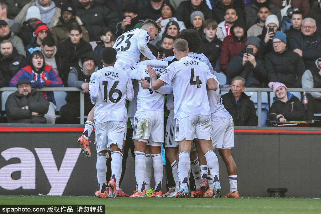 陈梦和黄子韬切磋乒乓球 黄子韬精准狙击陈梦笑点